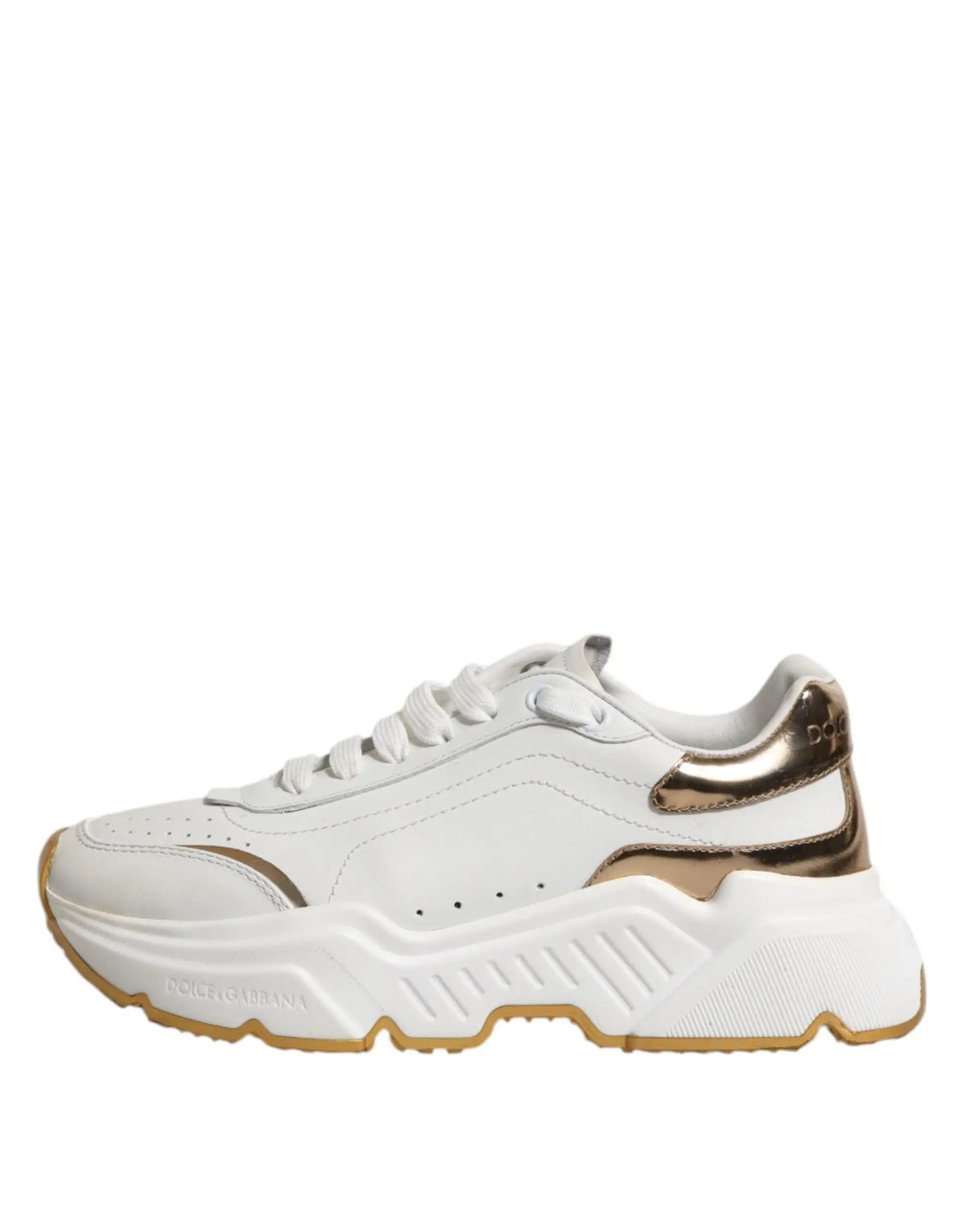 Dolce & Gabbana baskets daymaster basses blanches et or avec semelle en caoutchouc texturée et look chunky