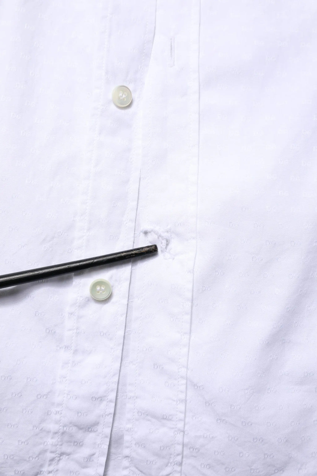 Dolce & gabbana white gold long sleeve dress shirt for men with subtle textured weave and light-colored buttons