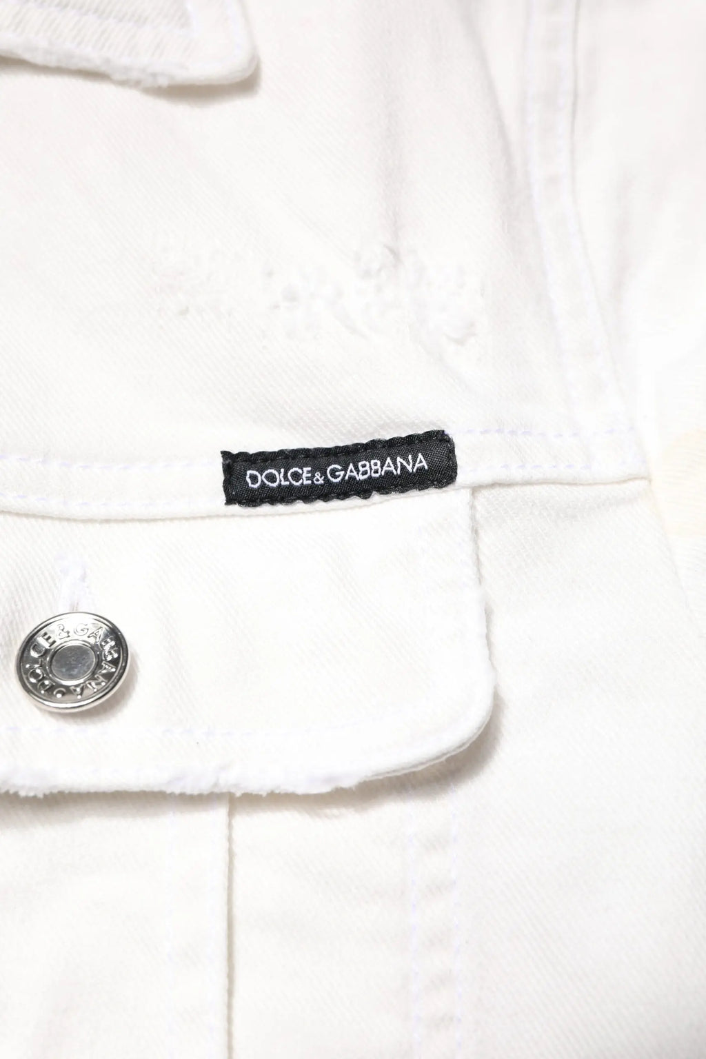 Veste en denim stretch blanche dolce & gabbana avec étiquette noire et bouton argenté en coton graffiti