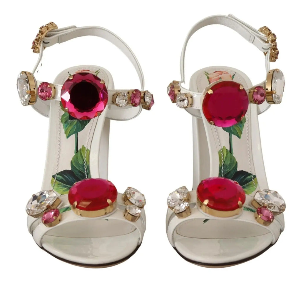 Sandales dolce & gabbana blanches en cuir avec gros cristaux roses et rouges, accents dorés et motifs floraux