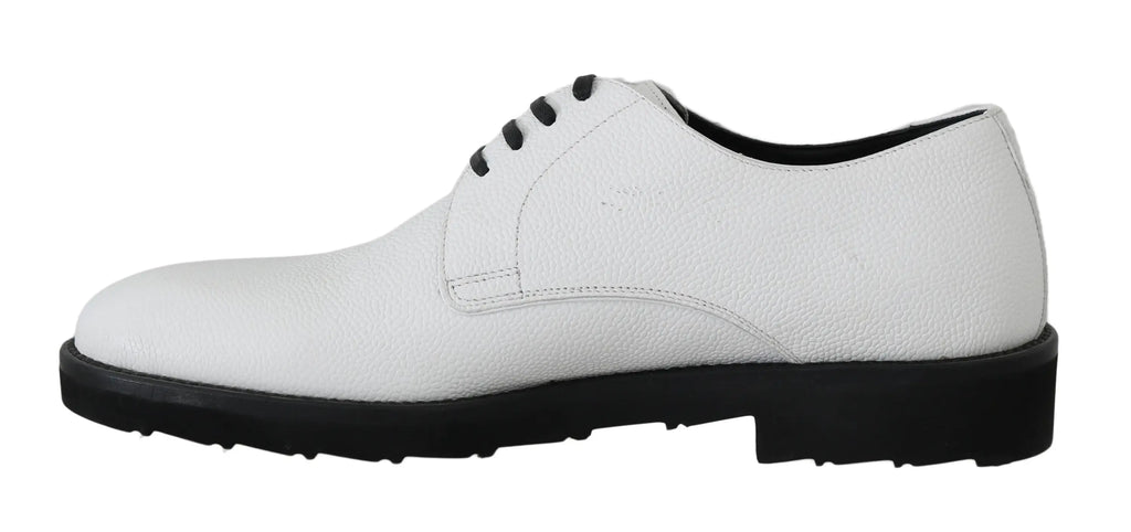 Dolce & Gabbana derby chaussures formelles en cuir blanc avec lacets noirs et semelle en caoutchouc contrastée noire