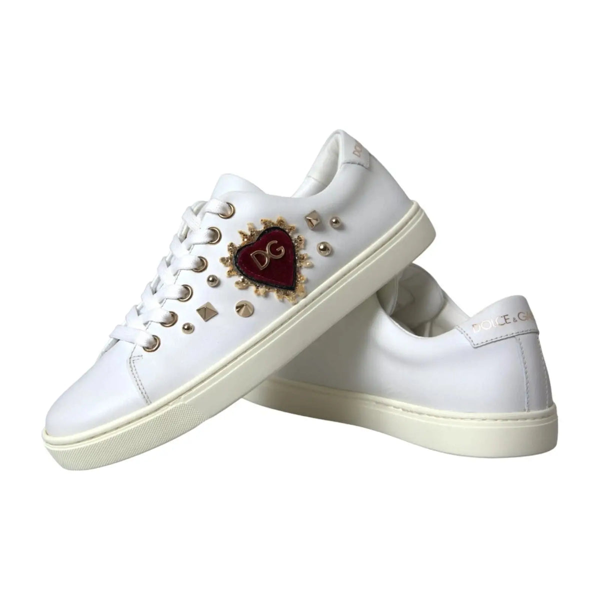 Baskets dolce & gabbana en cuir blanc avec cœur rouge doré et clous métalliques