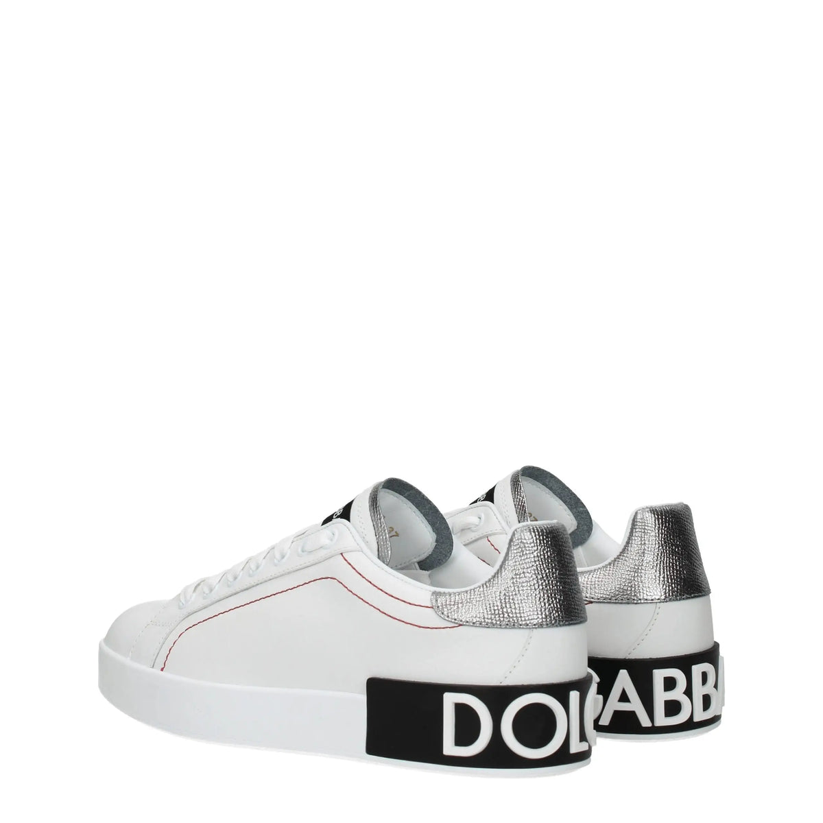 Sneakers dolce & gabbana blanches en cuir avec accents métalliques argentés et branding noir audacieux au talon vue arrière