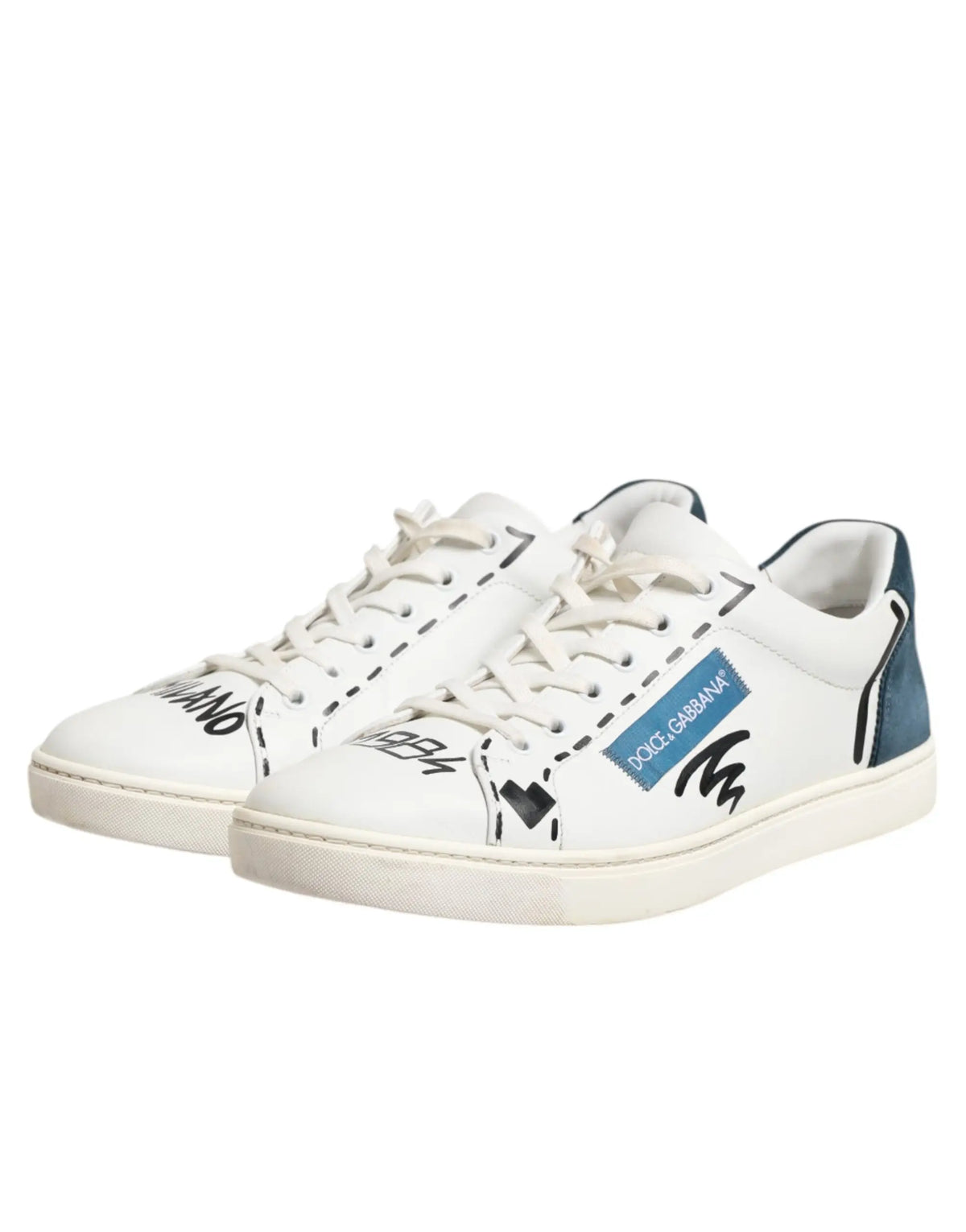 Baskets basses dolce & gabbana blanches en cuir avec lettrage graffiti noir et patch bleu sur le côté