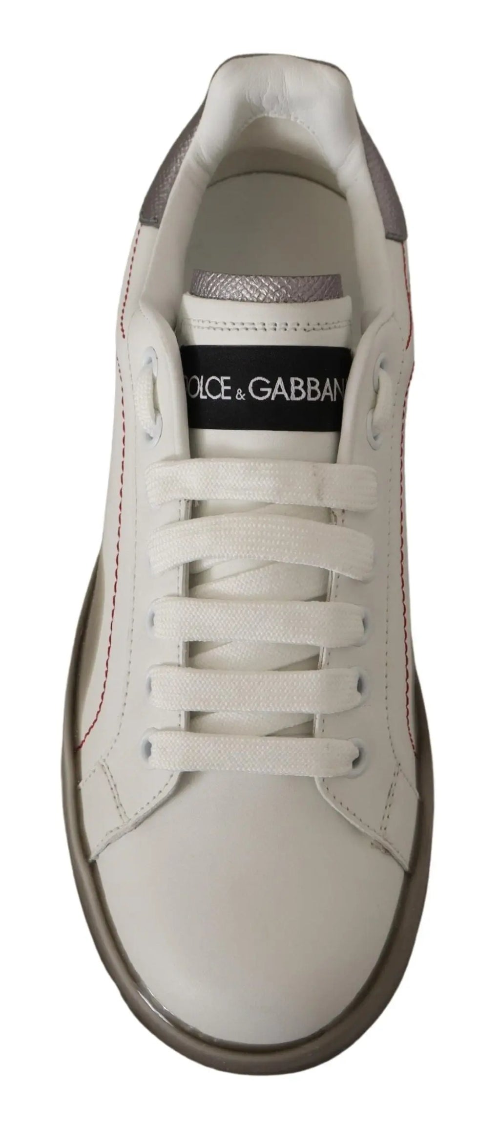 Chausure femme dolce & gabbana blanche en cuir avec semelle grise et coutures rouges discrètes