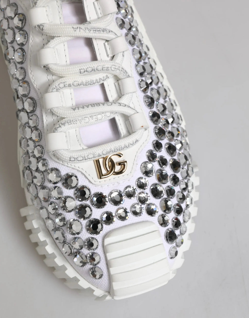 Baskets dolce & gabbana ns1 blanches en toile et cuir ornées de strass argentés et noirs scintillants