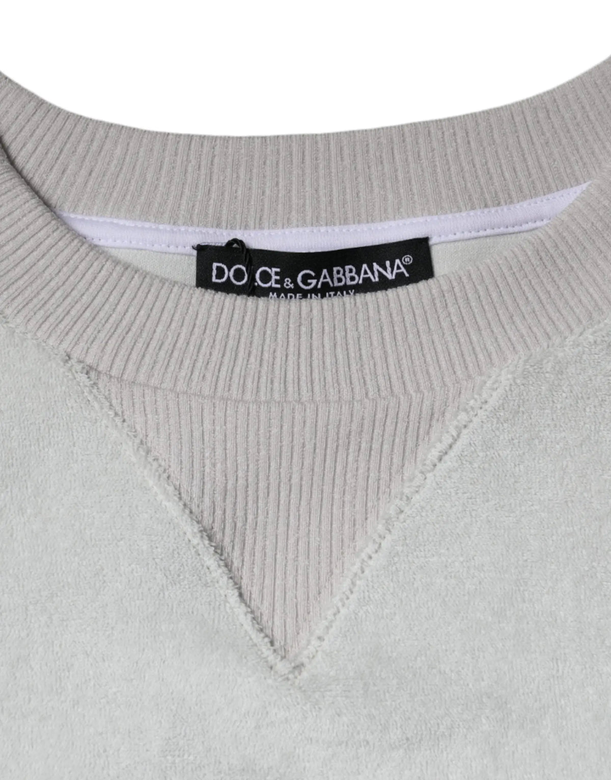 Pull blanc en nylon stretch dolce & gabbana avec col rond et étiquette noire dans le col en maille côtelée gris clair