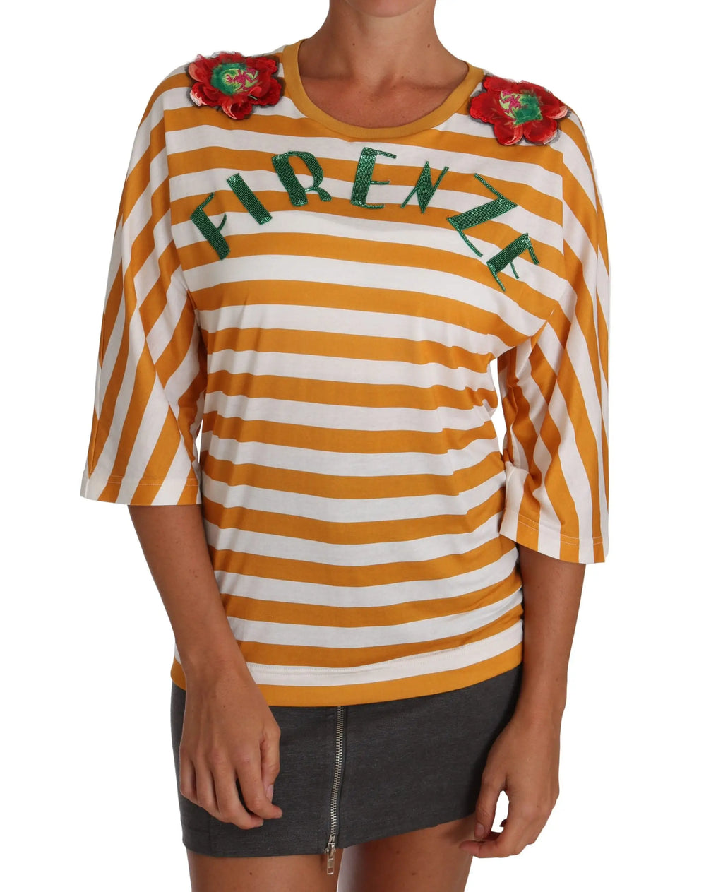Dolce & Gabbana t-shirt blanc et orange avec rayures jaunes et blanches vert Firenze et appliqués floraux rouges aux épaules
