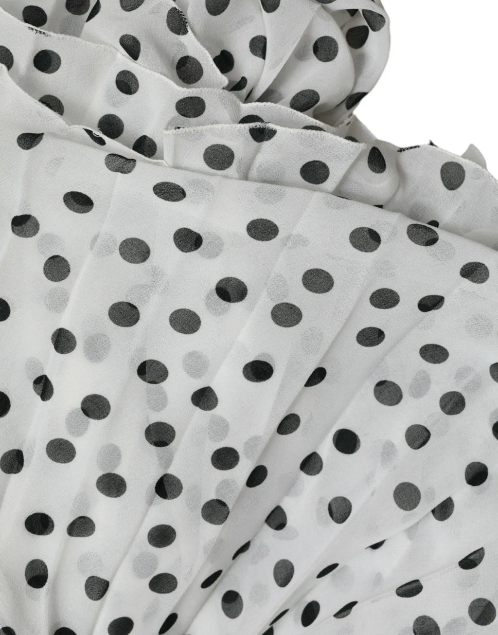 Robe maxi plissée dolce & gabbana blanche à pois noirs en tissu délicat avec bords volantés doux