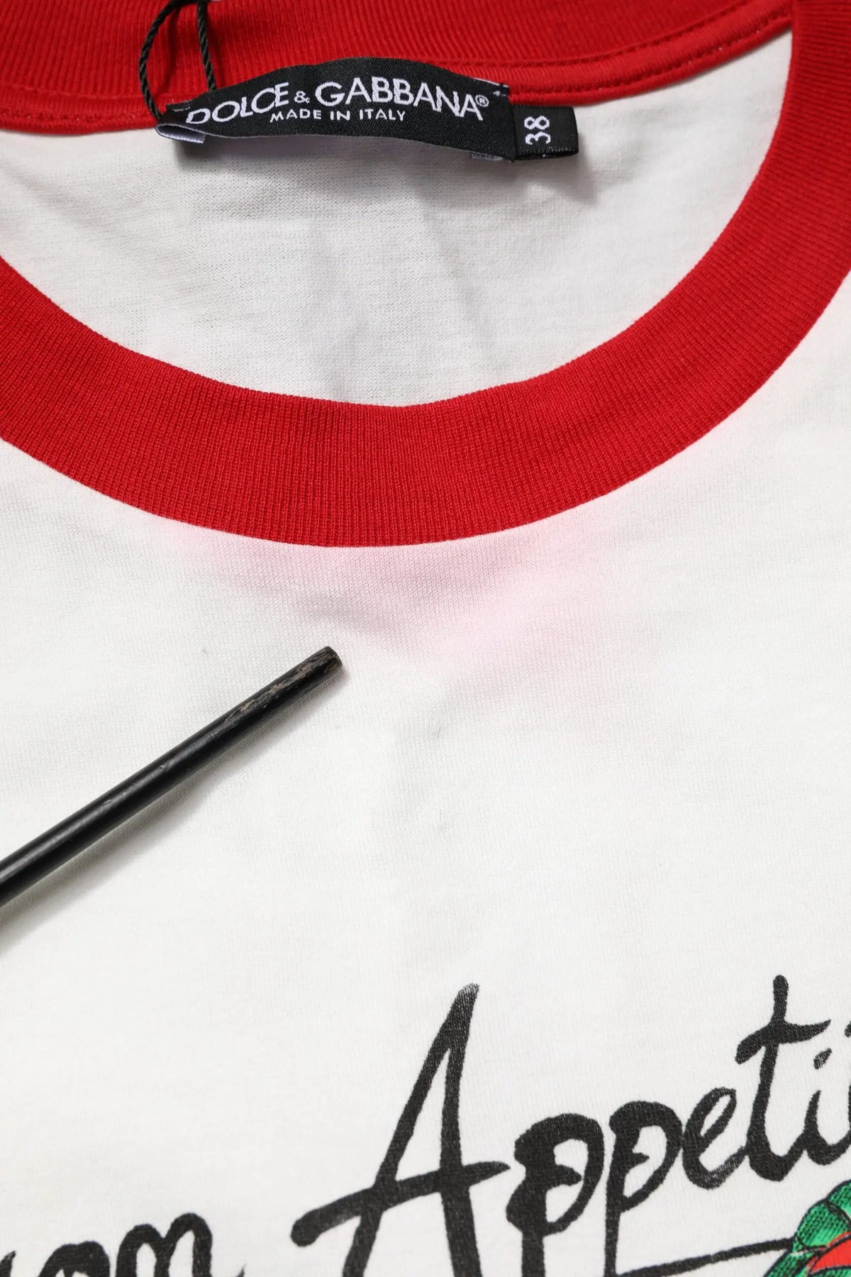 Dolce et gabbana t shirt blanc imprimé col rond rouge avec inscription cursive appetite noir