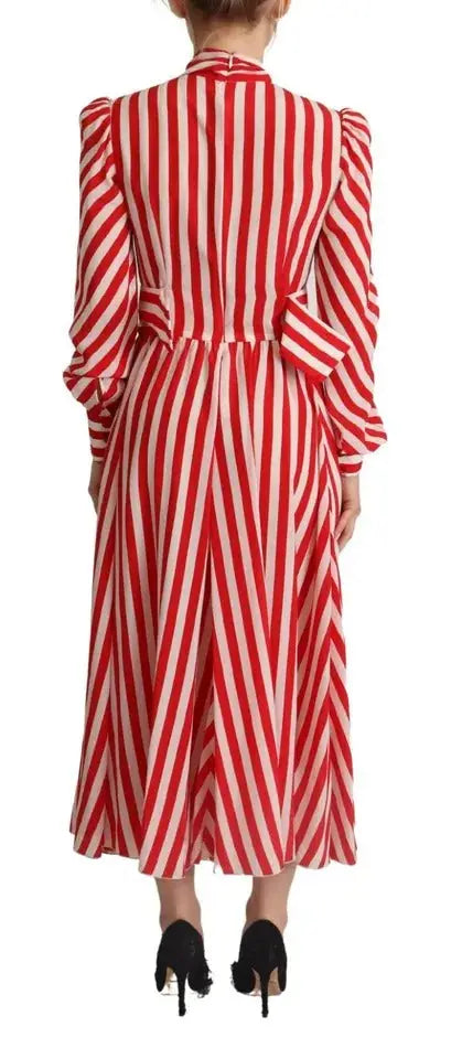 Dolce gabbana robe maxi en soie blanche et rouge rayée à manches bouffantes et col montant