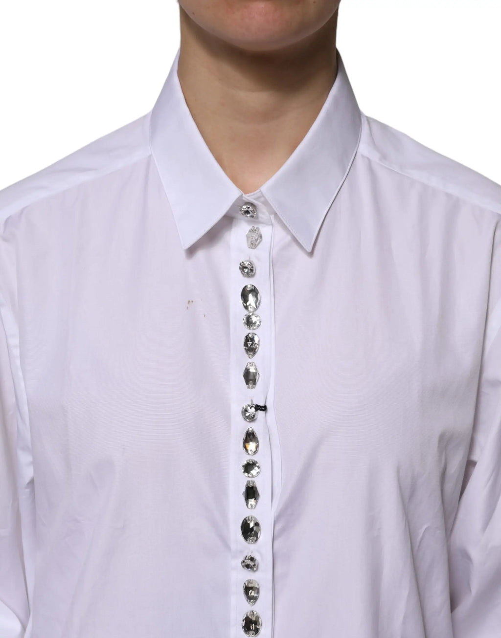 Chemise blanche dolce & gabbana à manches longues ornée de boutons en cristal étincelants sur la patte de boutonnage