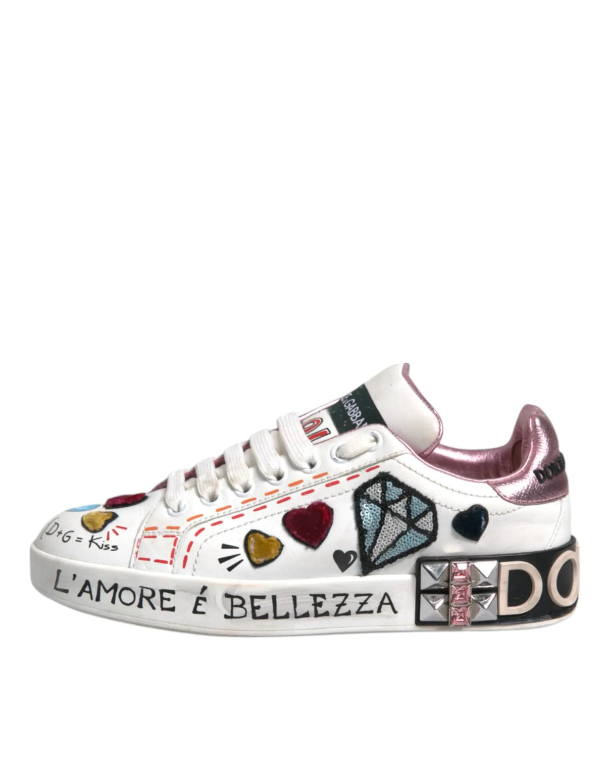 Baskets basses dolce & gabbana blanches en sequins ornées de coeurs colorés et phrase l’amore é bellezza