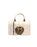 Sac blanc matelassé dolce gabbana en silicone avec fermoir cœur doré orné de perles et logo dg pour airpods