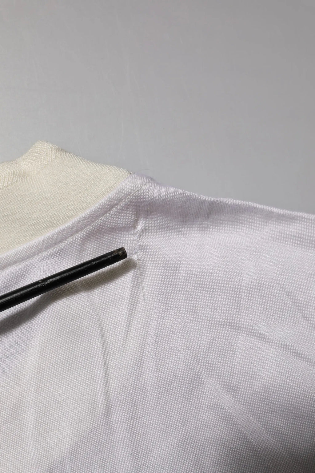 T-shirt blanc dolce & gabbana en coton avec col rond côtelé et manches longues en soie