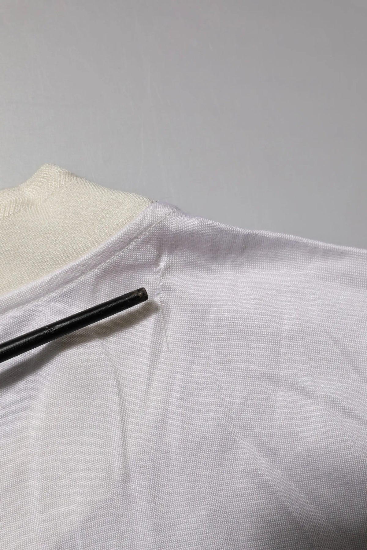T-shirt blanc dolce & gabbana en coton avec col rond côtelé et manches longues en soie