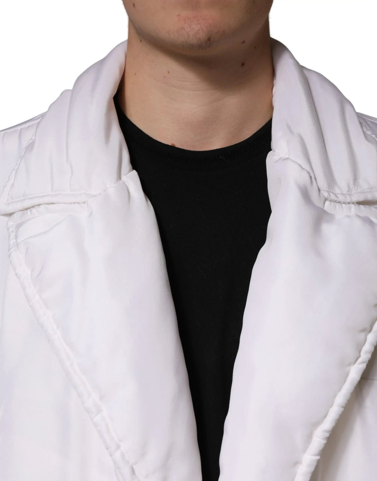 Parka dolce & gabbana pour homme en soie blanche matelassée avec col structuré et coutures visibles