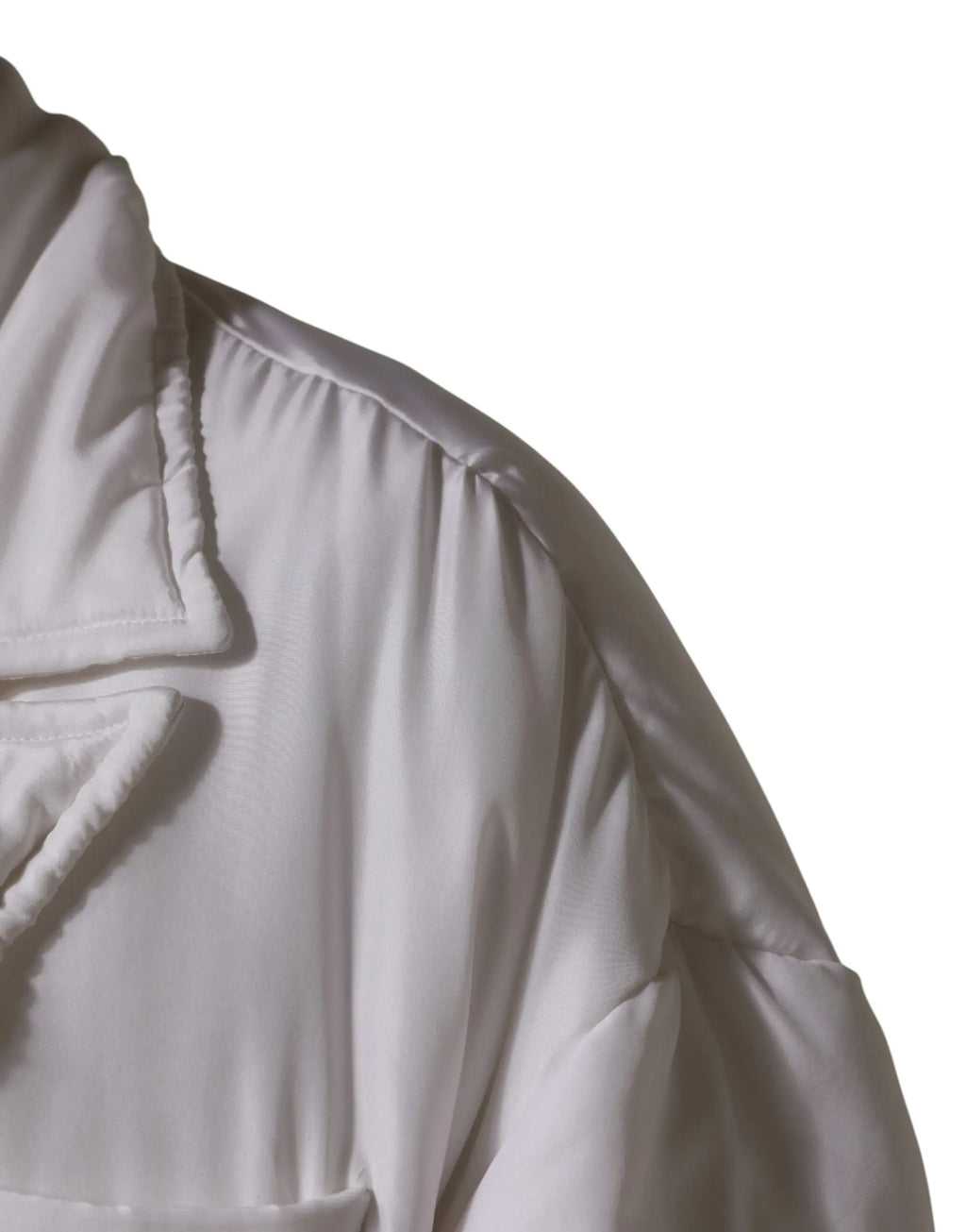 Dolce & Gabbana parka homme blanche en soie matelassée avec épaules rembourrées et finition tissu lisse
