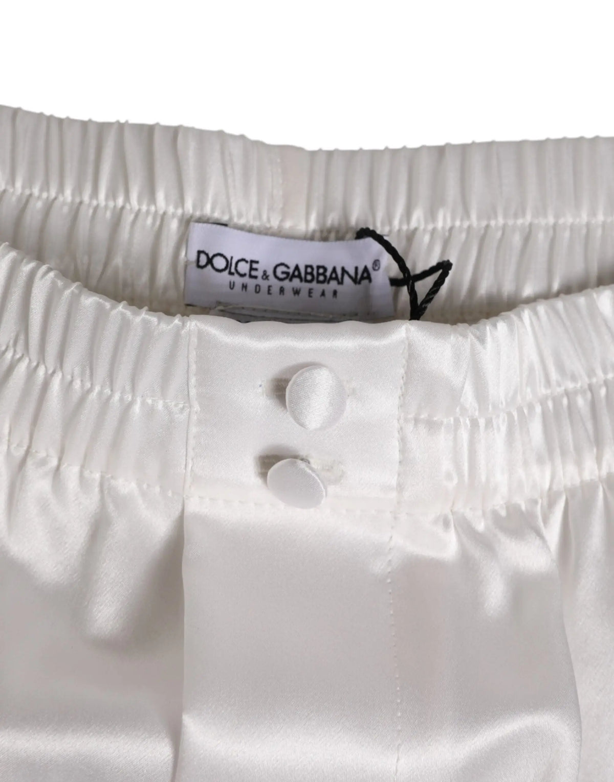 Short de boxeur pour homme dolce gabbana en satin de soie blanc avec étiquette marque et boutons assortis