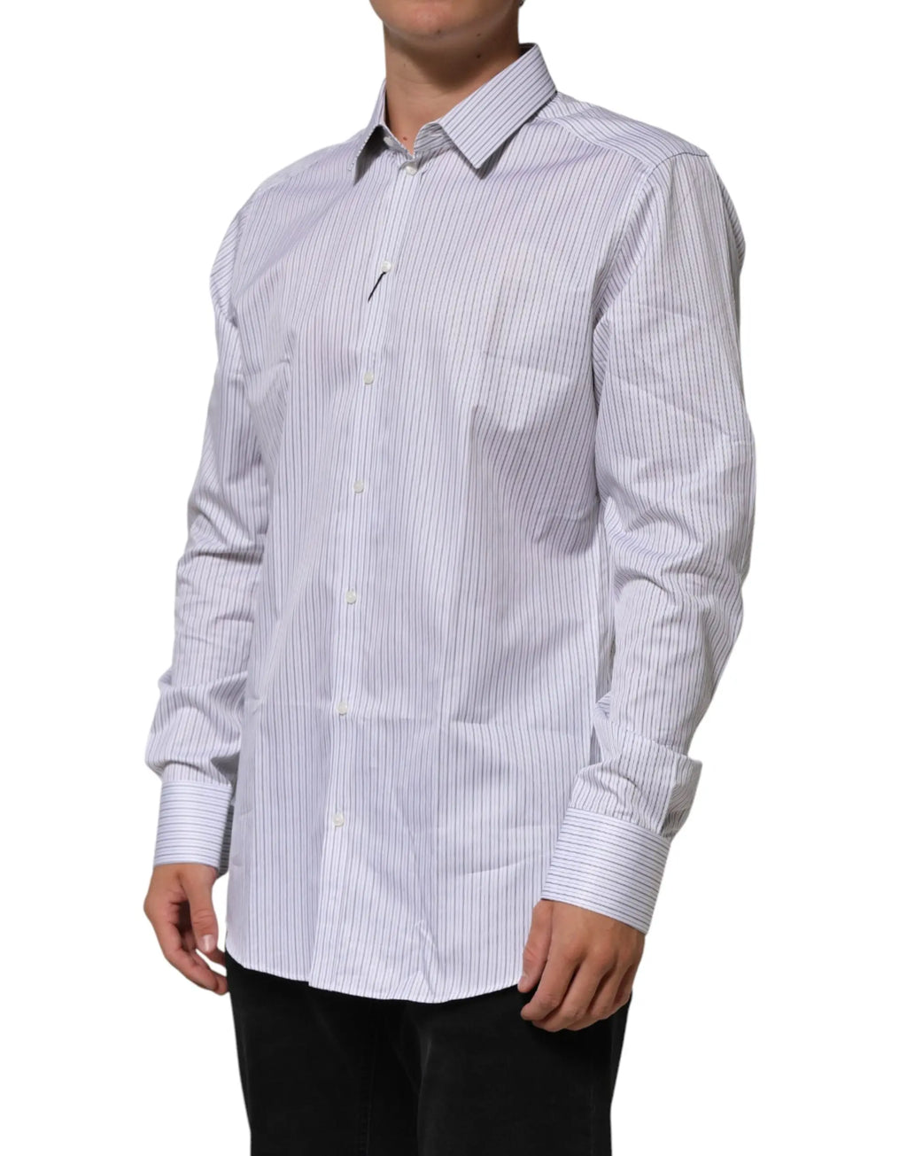 Chemise blanche dolce gabbana à manches longues avec fines rayures verticales bleu marine et col pointu classique