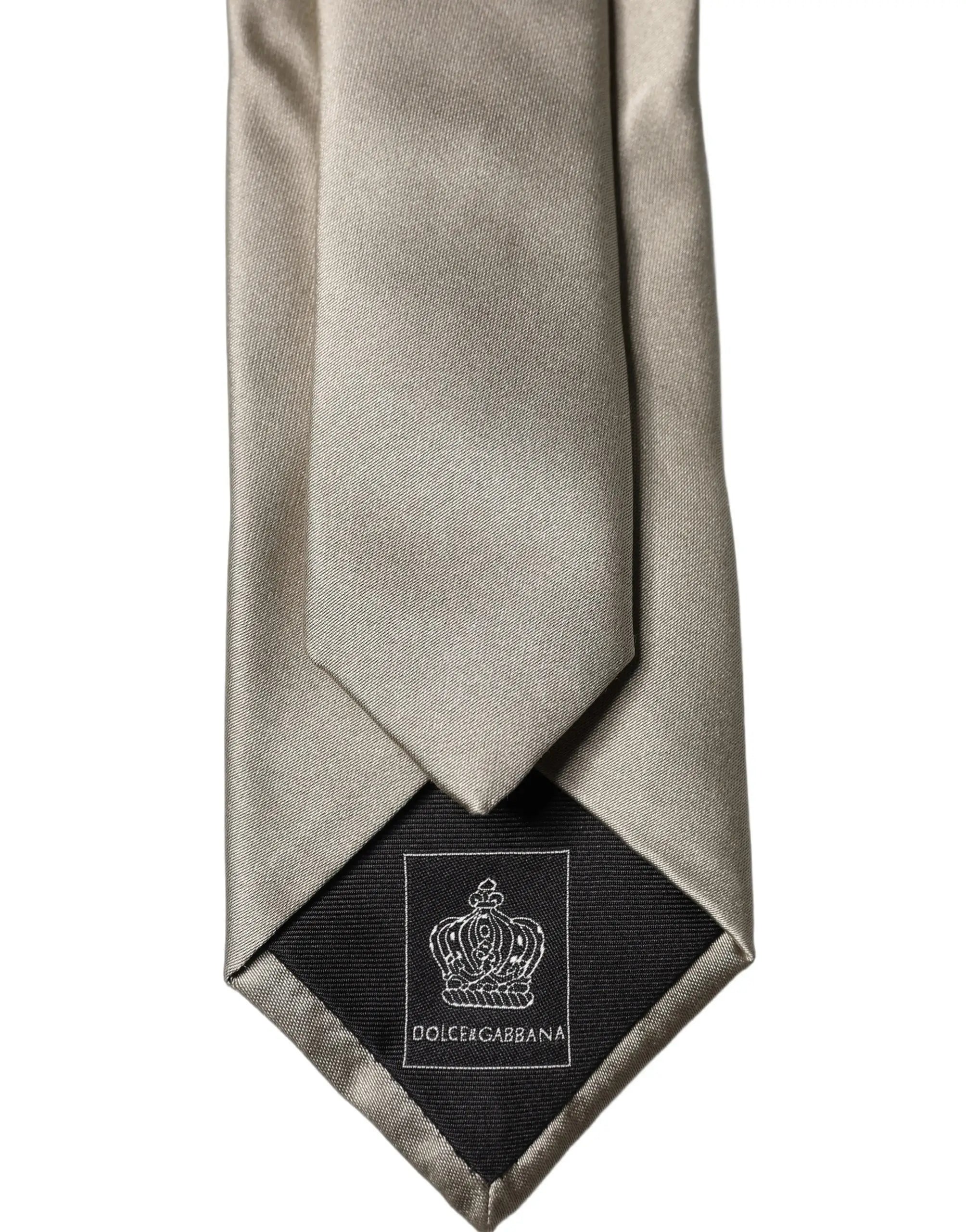 Une cravate ajustable pour homme dolce & gabbana en soie blanche avec motif floral tatouage et logo couronne brodé