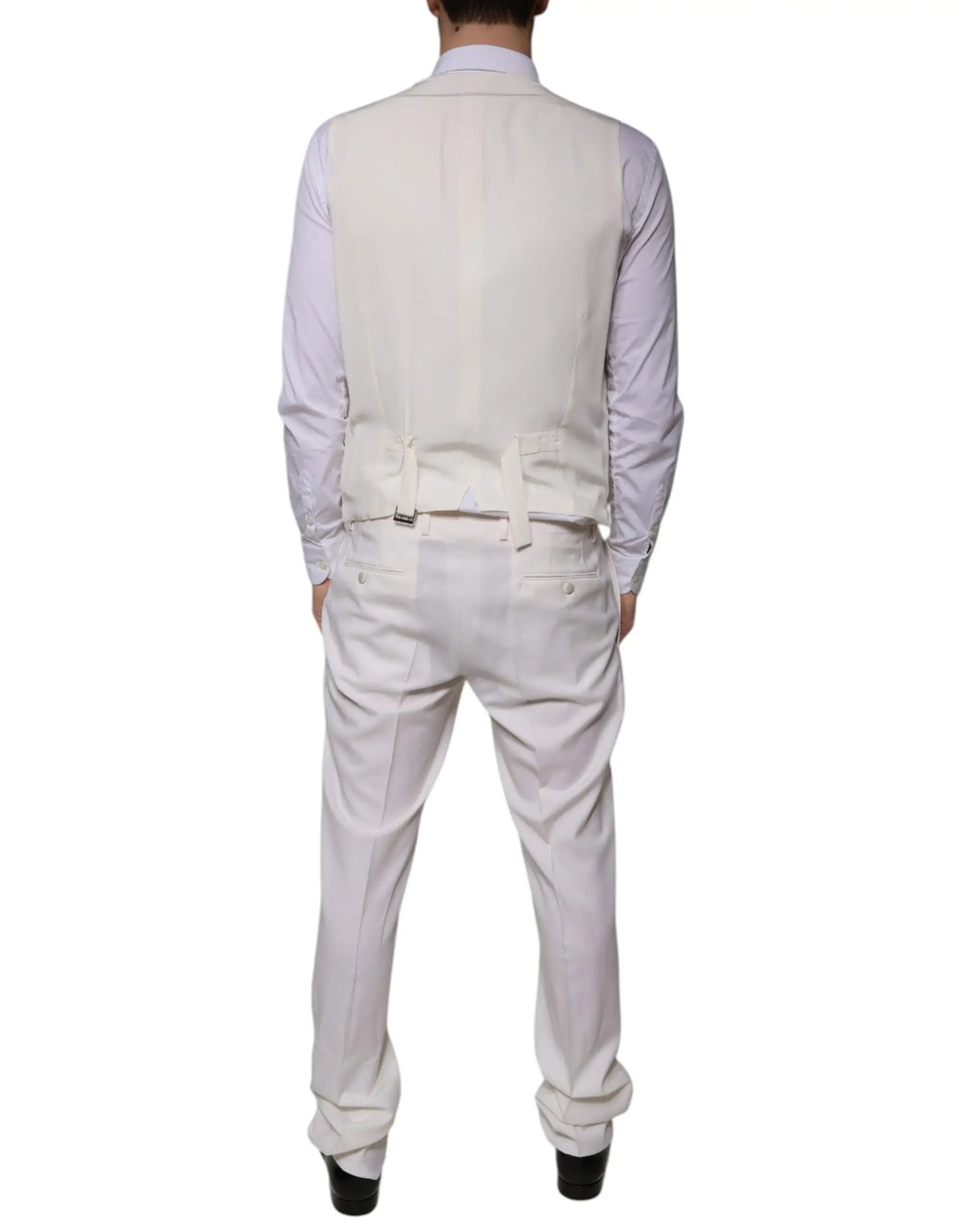 Gilet blanc taillé en laine et soie dolce gabbana avec dos structuré et plis subtils sur chemise lavande légère