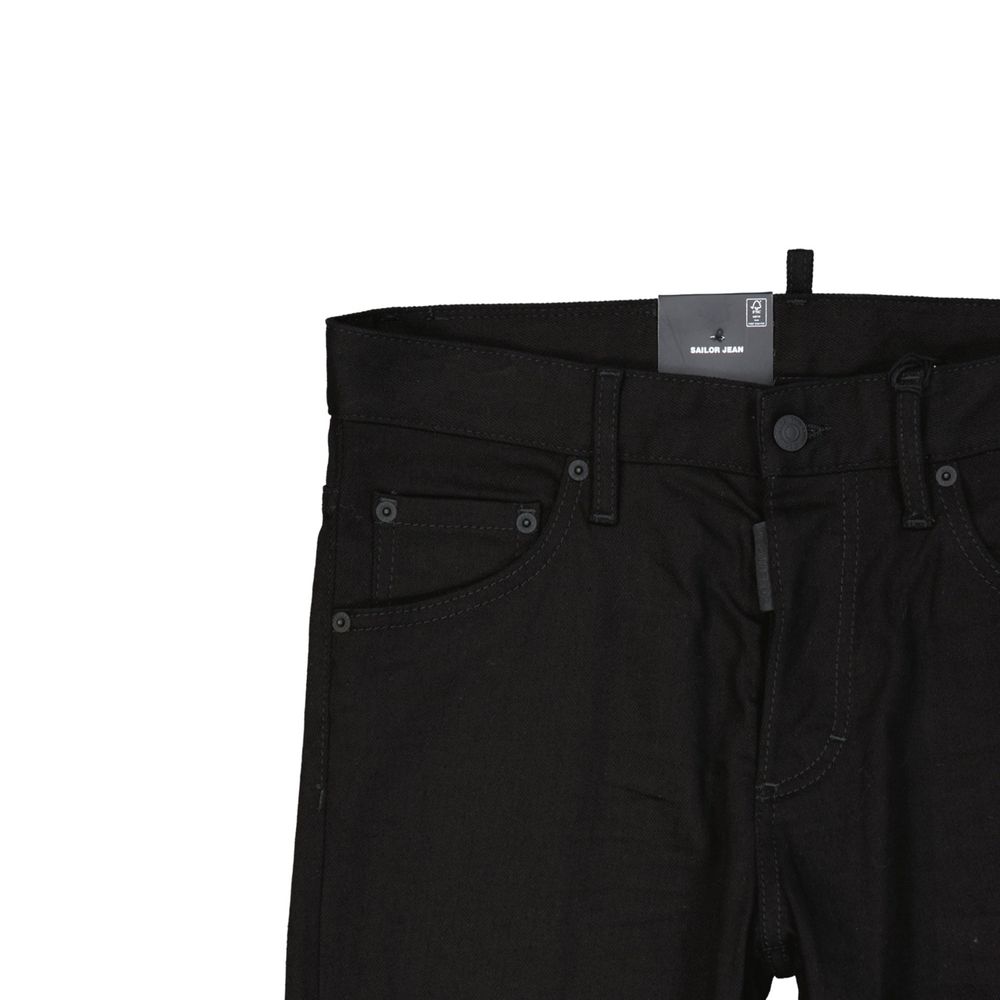 Jeans en denim noir en coton de Dsquared², coupe classique avec détails modernes, visible en gros plan sur l'image.