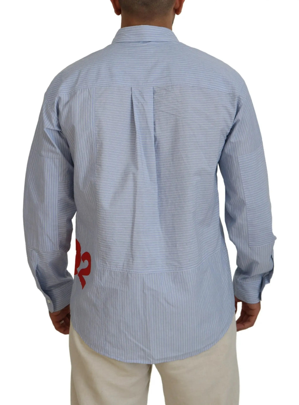 Chemise formelle dsquared² à rayures bleu clair et blanc avec logo rouge sur la manche longue manches boutonnées
