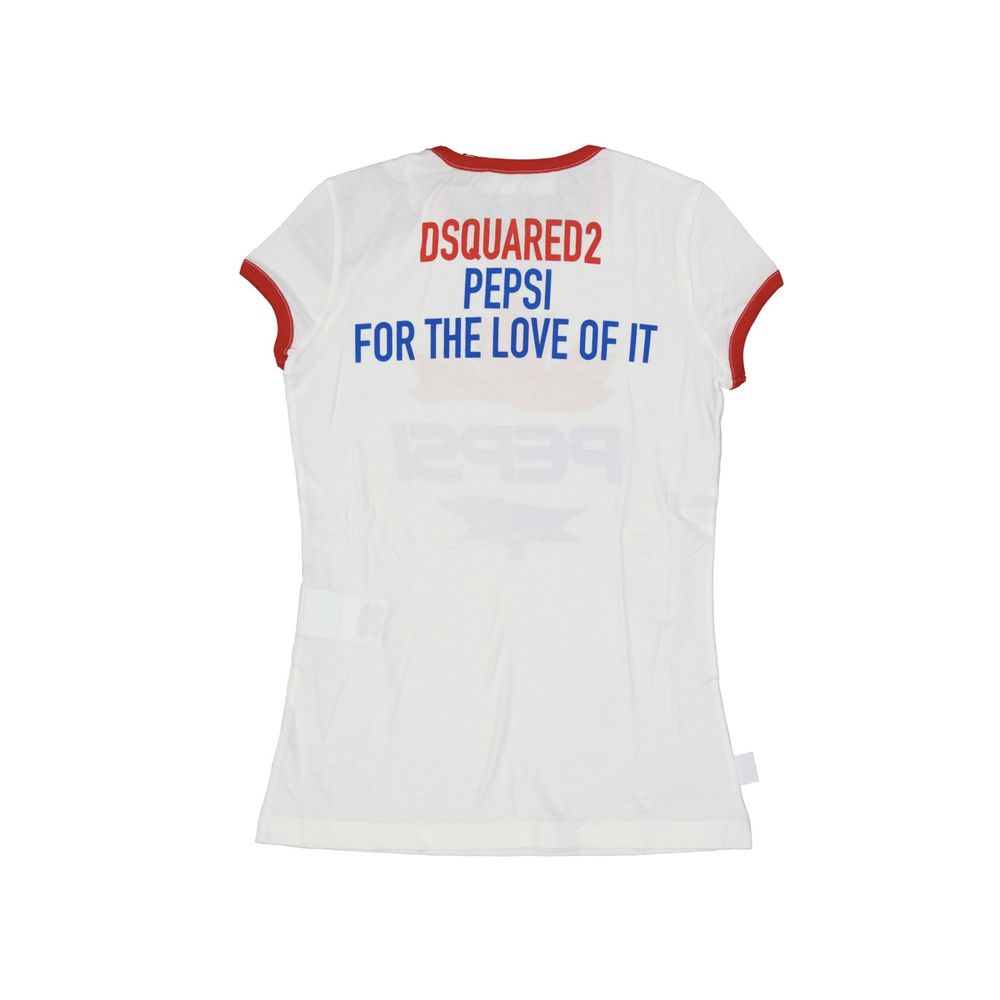 T-shirt blanc en coton de la marque Dsquared², coupe classique, logo discret au centre, porté sur un mannequin.