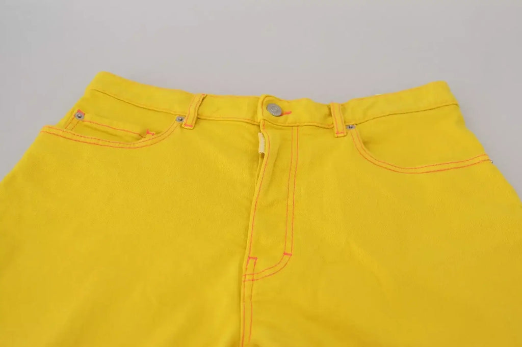 Jean jaune vif en denim avec surpiqûres orange contrastées et accessoires métal argenté dsquared² short hotpants sac haute taille coton femme