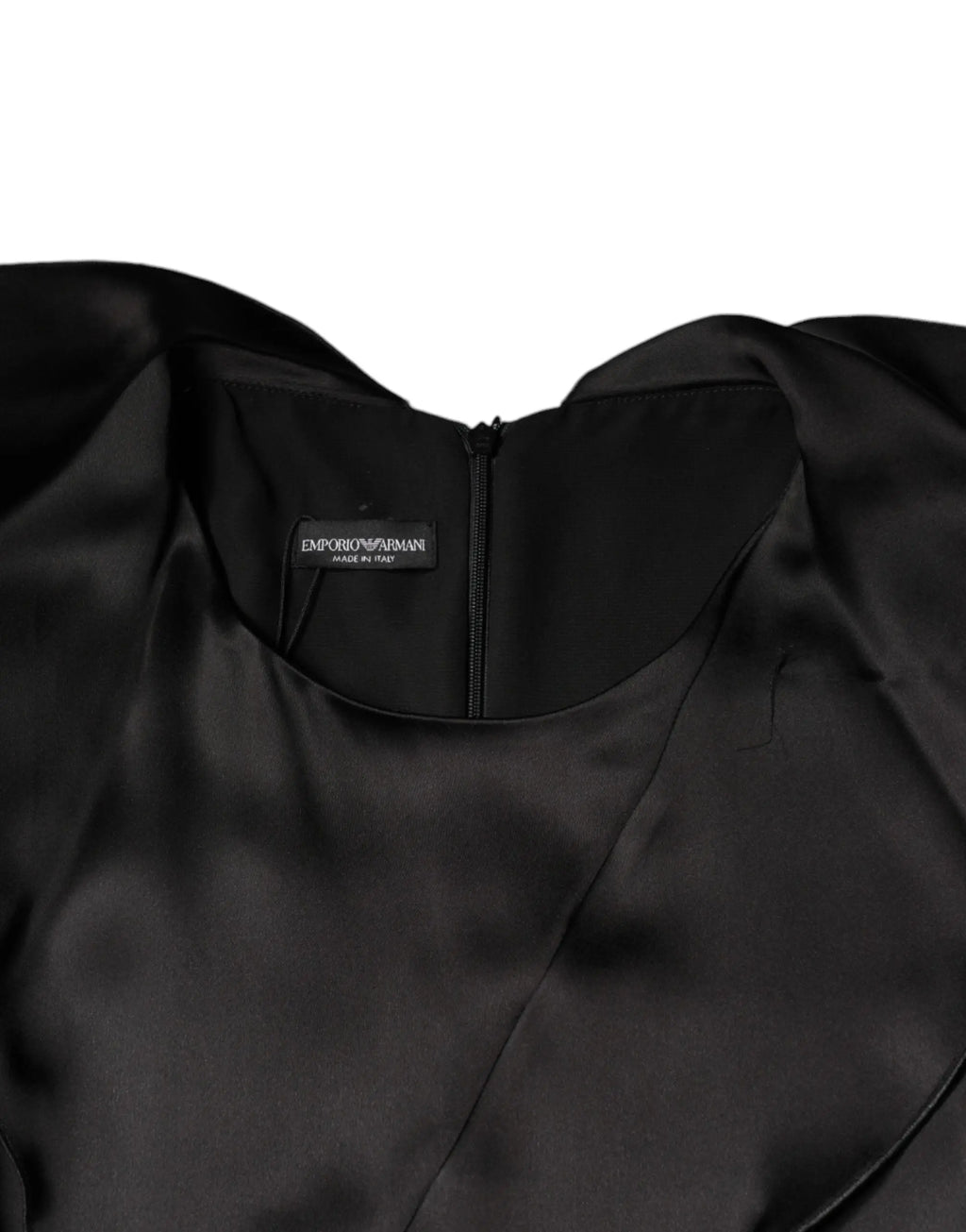 Robe fourreau courte emporio armani noire en satin avec manches longues et étiquette à lencolure