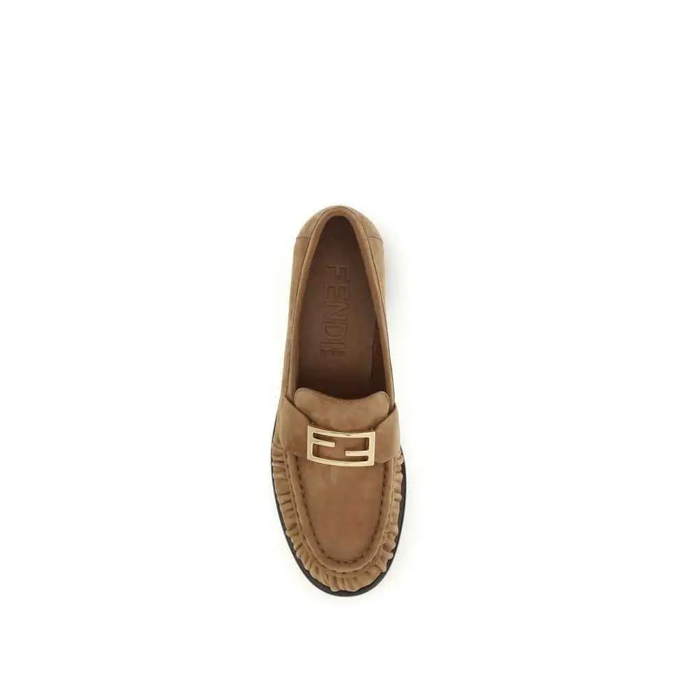 Mocassins fendi marron en agneau ovis aries en daim tan avec boucle ff dorée et détails effilochés