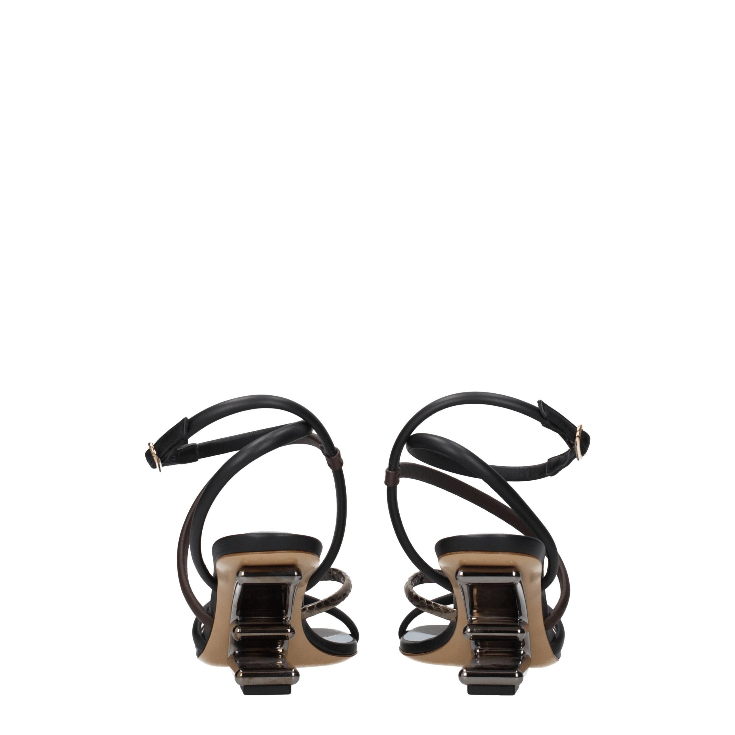 Sandales plates en cuir multicolore de Fendi, chaussures élégantes avec design coloré et finition raffinée.