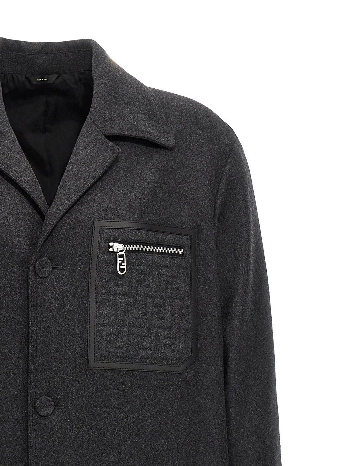 Manteau fendi gris en cachemire avec poche poitrine noire ornée d’une fermeture éclair argentée