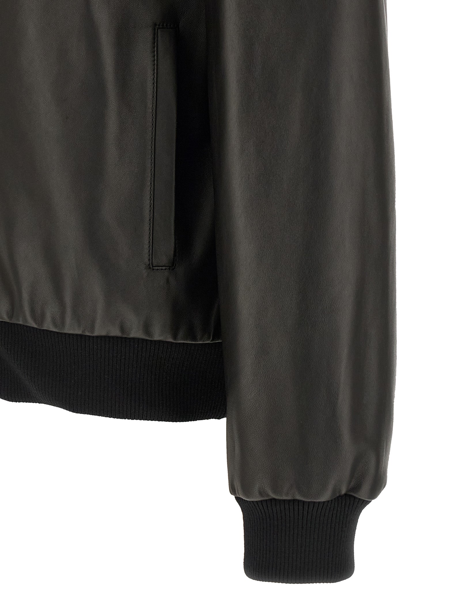 Veste en cuir d'agneau noir Fendi, veste élégante pour femme avec finition raffinée et détails sophistiqués.