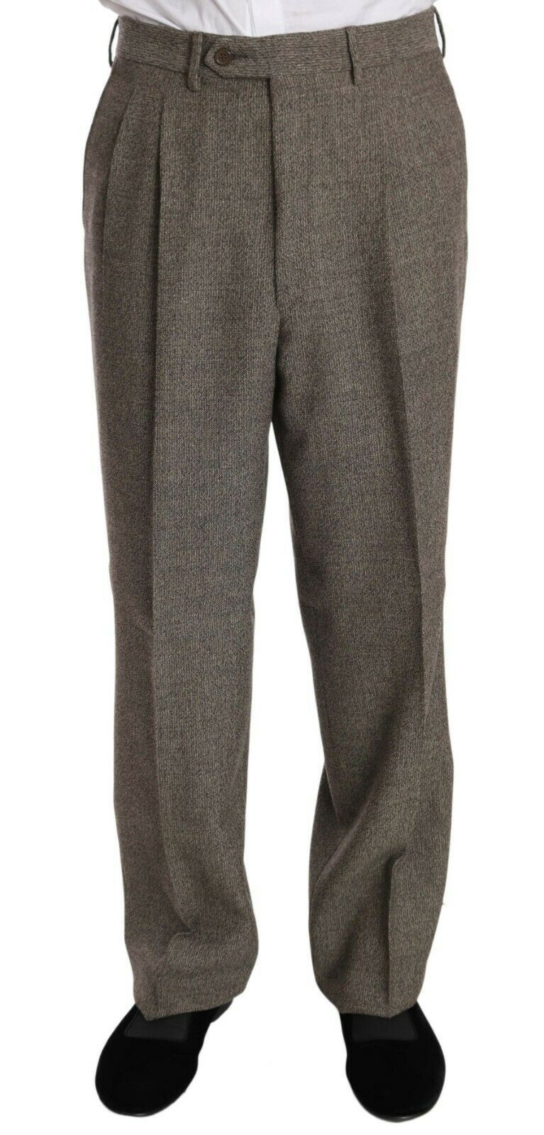 Costume homme Fendi en laine marron, coupe classique à un bouton, veste à revers réguliers et pantalon assorti.