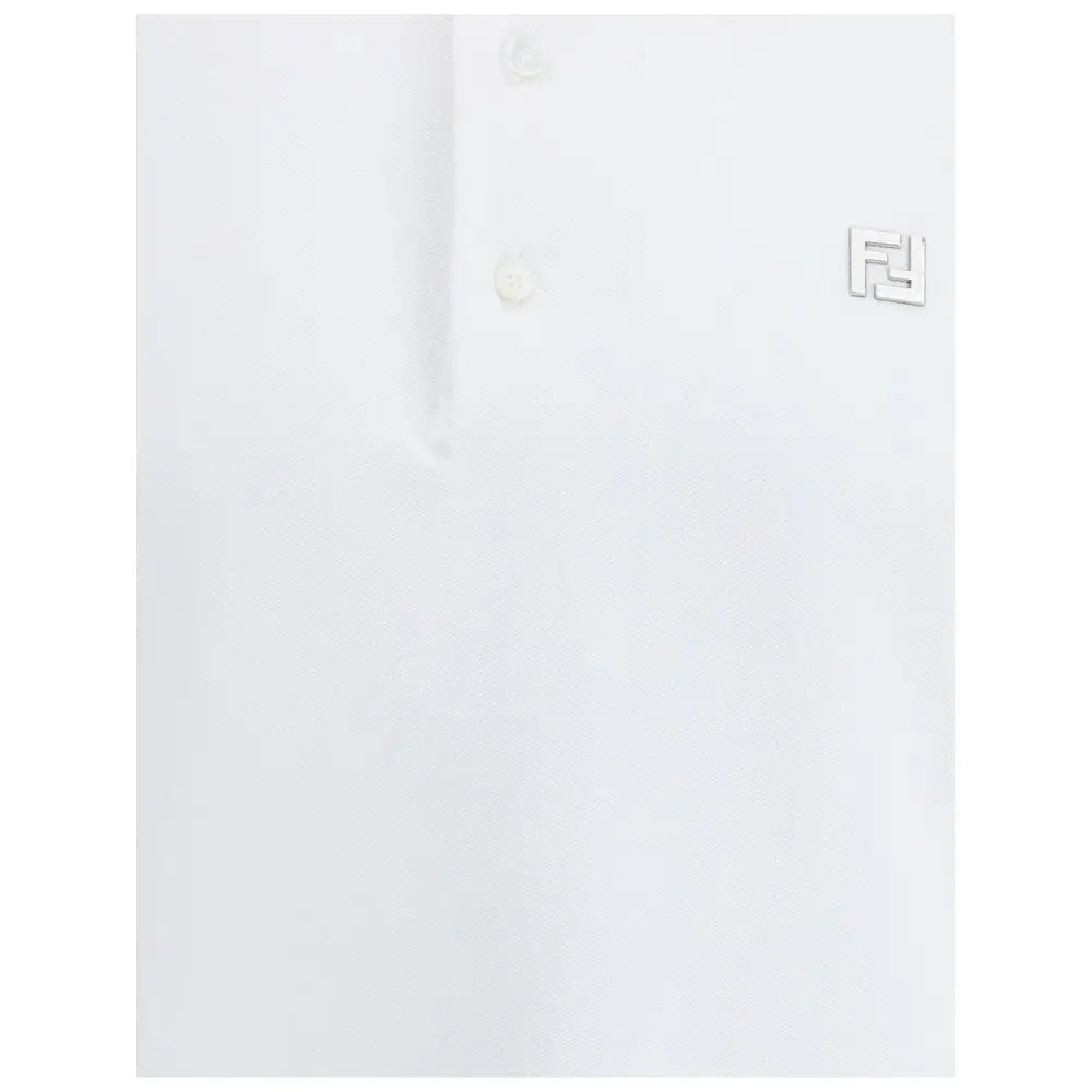 Polo blanc fendi en coton avec logo et boutons argentés, élégant et confortable pour usage quotidien