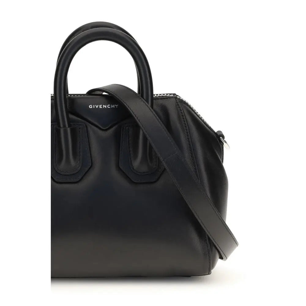 Sac Givenchy lamb ovis aries noir en cuir lisse avec silhouette structurée et poignées supérieures