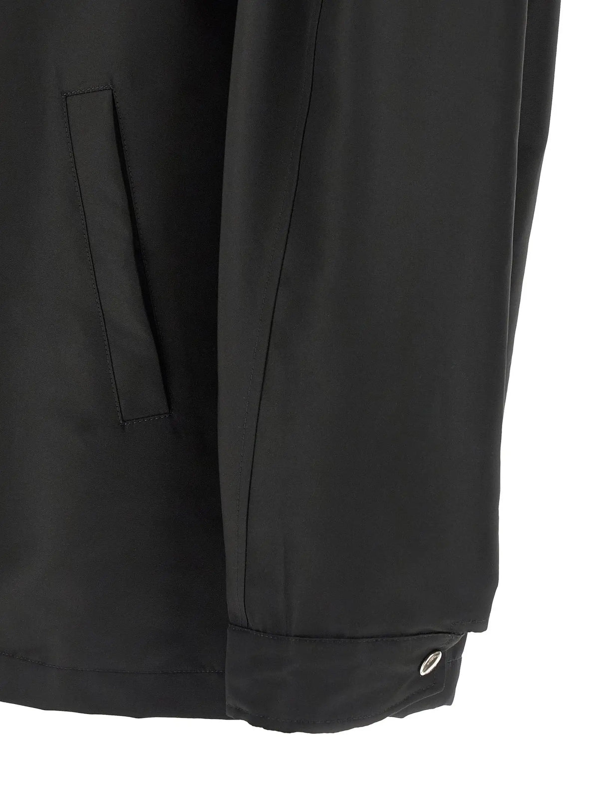 Givenchy veste noire en polyester avec tissu lisse et bouton logo discret au poignet