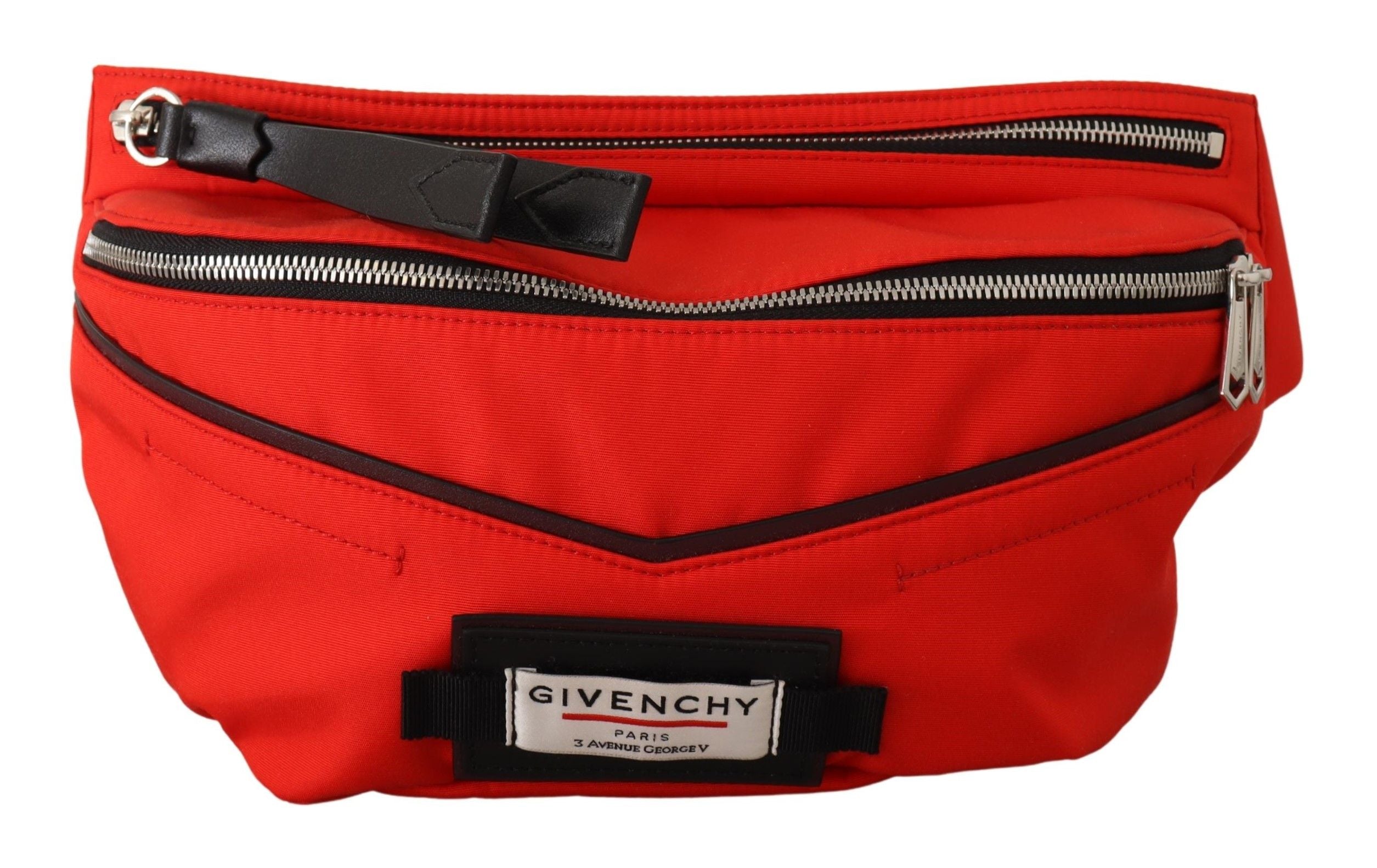 Sac banane Givenchy en polyamide rouge avec grande capacité et design élégant, idéal pour un style tendance et pratique.
