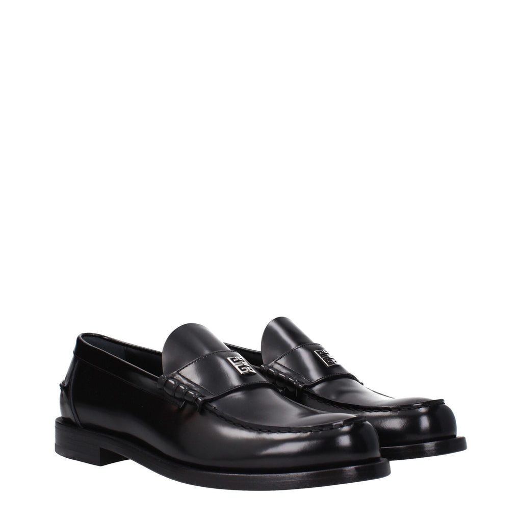 Chaussures mocassins en cuir noir de Givenchy, slip-on, élégantes et stylées pour homme ou femme.