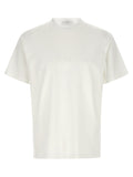 T-shirt blanc en coton Givenchy, vêtement décontracté avec logo subtil, porté sur mannequin.