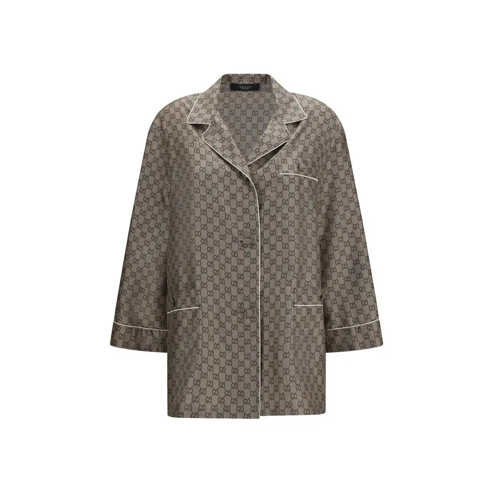 Chemise de nuit gucci beige en soie avec monogramme répété et passepoil blanc sur le col les manches et la patte de boutonnage