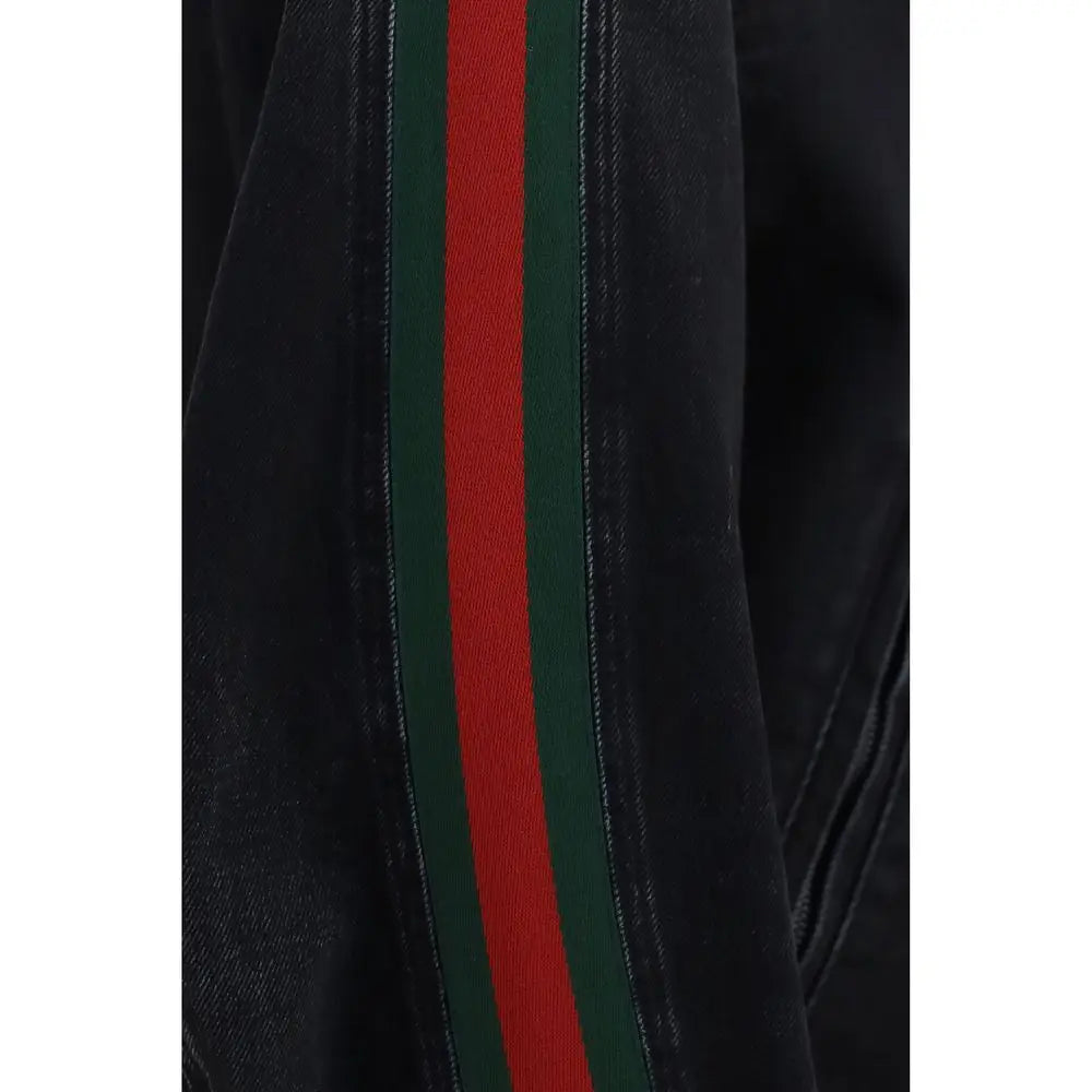 Jean en denim noir avec accent rayé rouge et vert sur la couture latérale dans la veste biker en coton gucci noire