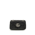 Sac à bandoulière gucci marmont noir en cuir agneau matelassé avec fermoir argenté logo gg entrelacé
