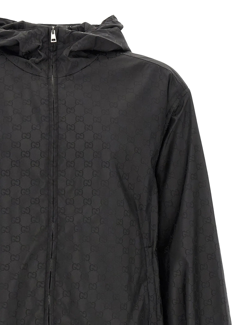 Veste à capuche noire gucci en coque polyamide avec motif répétitif logo gg visible de dos