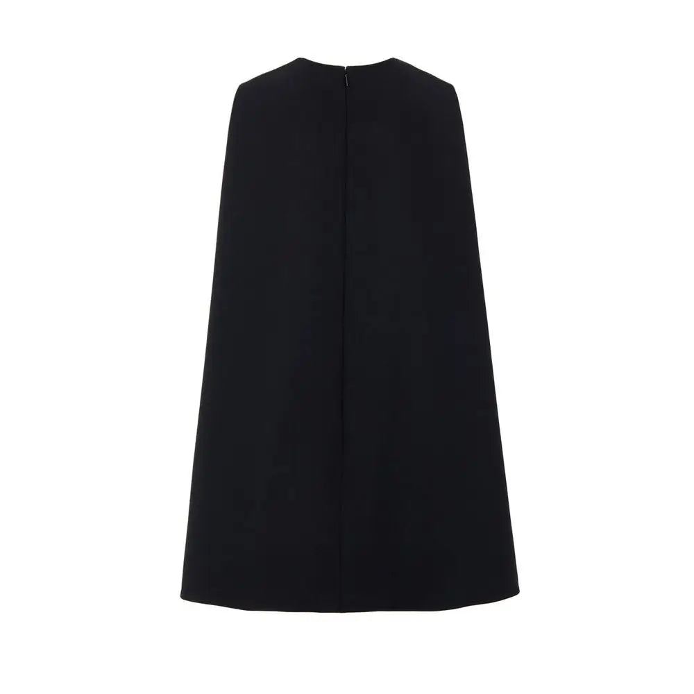 Vue de dos de cape noire sans manches gucci en laine avec fermeture éclair centrale droite