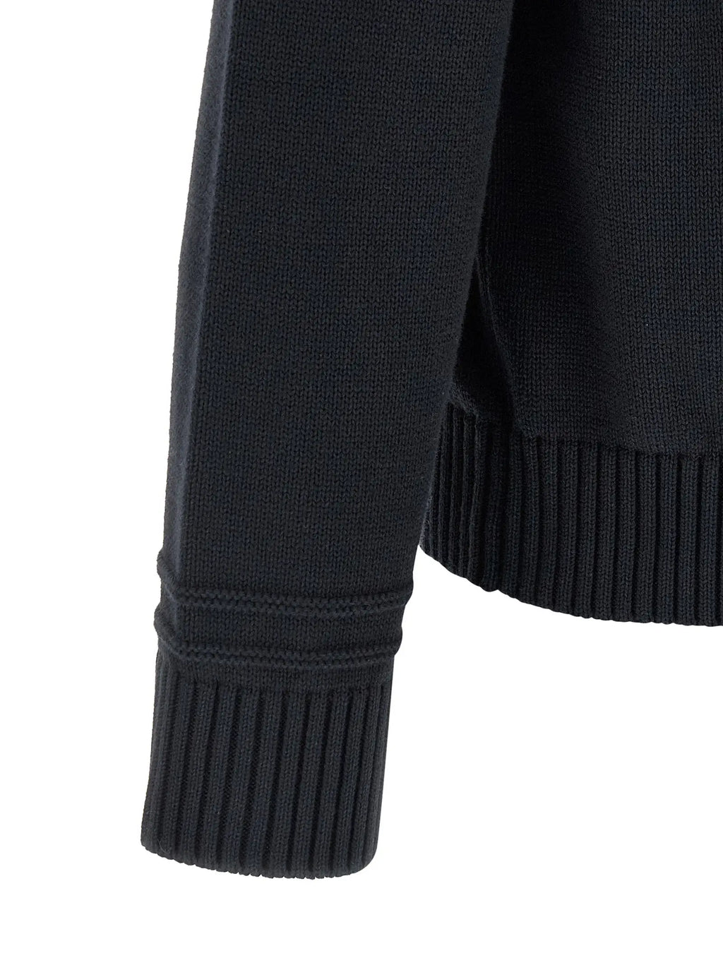 Manche de cardigan gucci bleu en coton avec maille côtelée noire et bord fini soigné