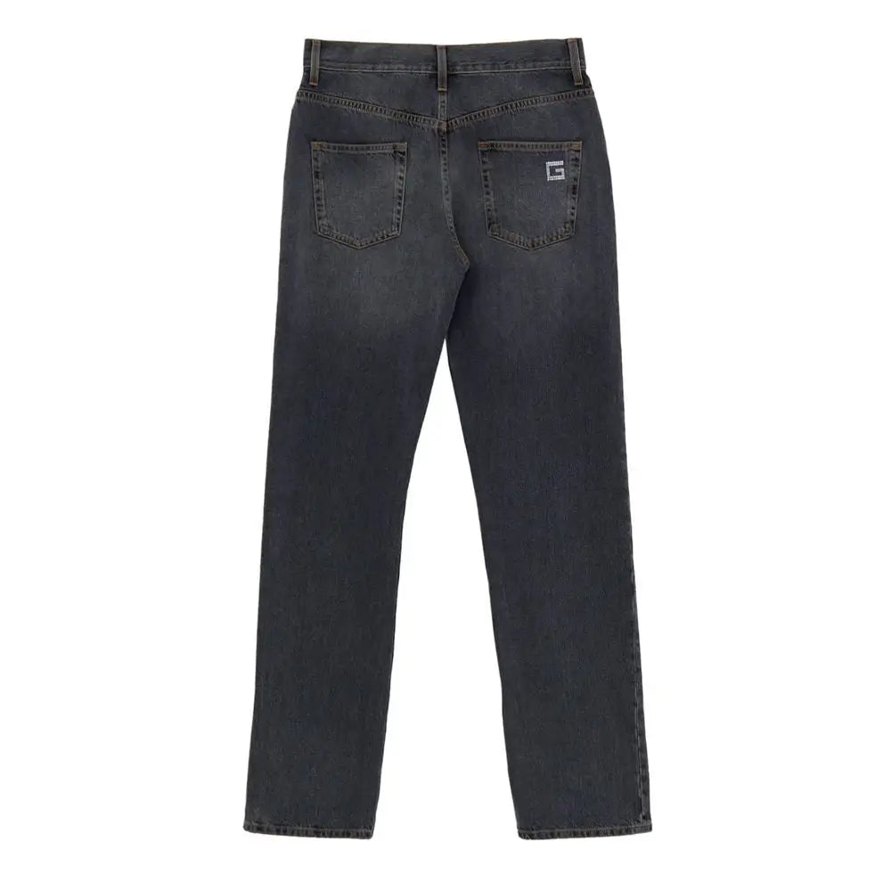 Jean gris gucci en coton coupe décontractée vu de dos avec logo blanc sur la poche arrière droite et lavé subtilement