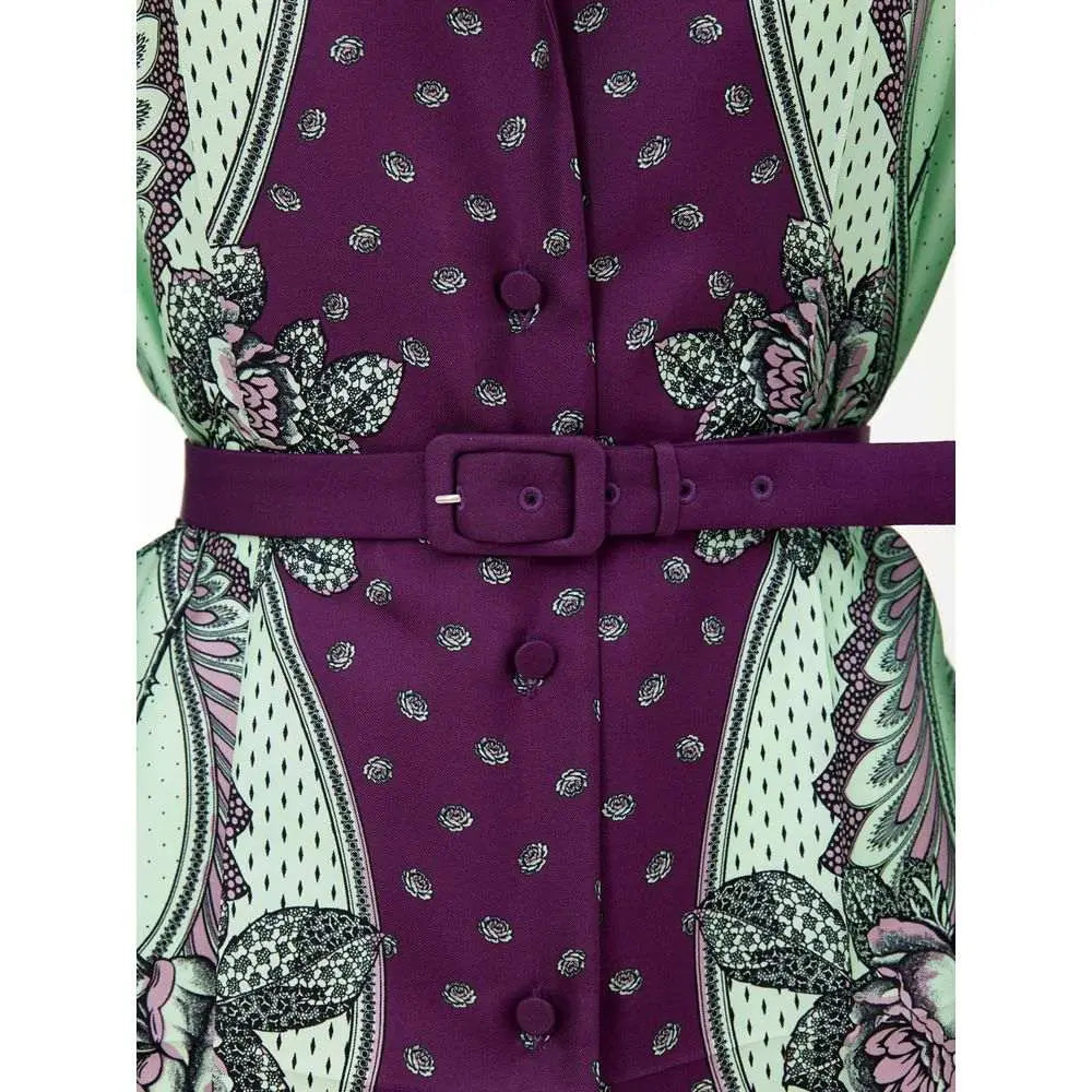 Ceinture satinée violette avec boucle assortie et motif floral et cachemire élégants sur chemise en soie verte gucci